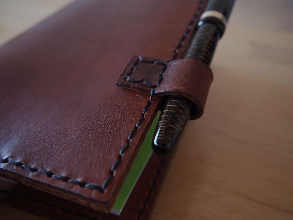 Skórzana okładka na zeszyty
