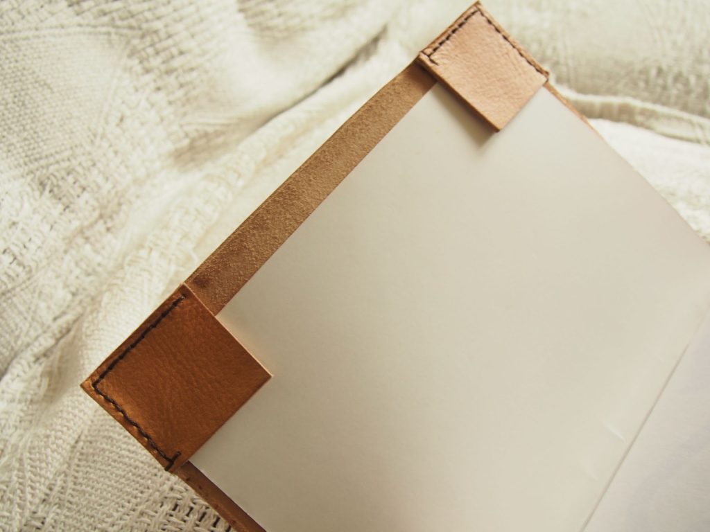 Skórzana okładka na zeszyt