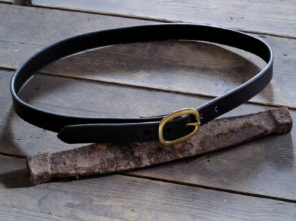 Pasek damski z mosiężną klamrą