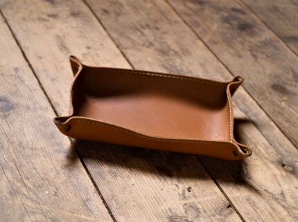 Tacka skórzana z miętowym przeszyciem