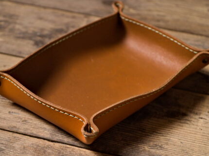 Tacka skórzana z miętowym przeszyciem