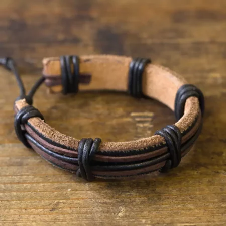 bransoletka ze skóry i rzemienia